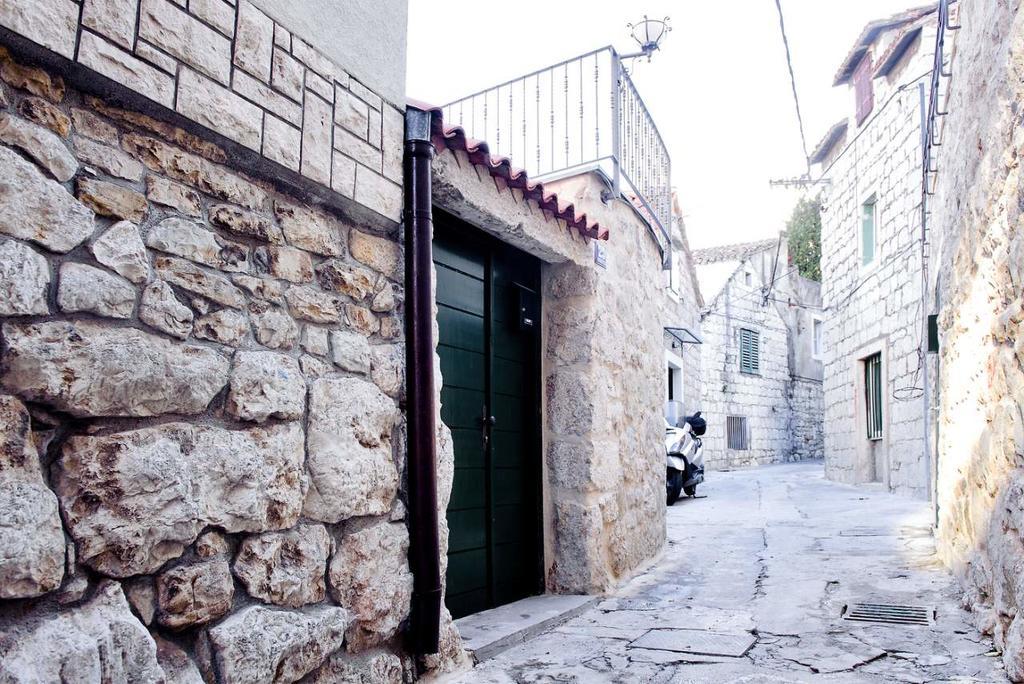 Studio Apartments Bonaca Split Bagian luar foto