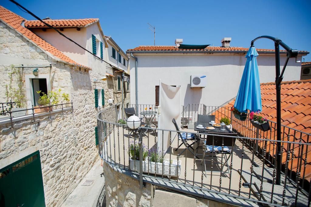 Studio Apartments Bonaca Split Bagian luar foto
