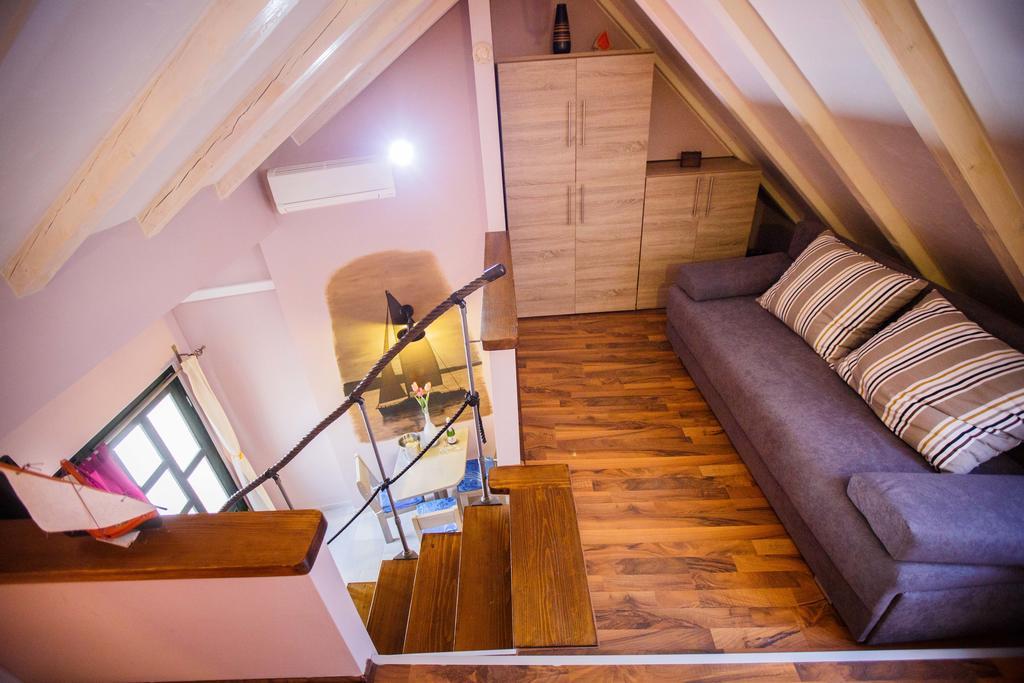 Studio Apartments Bonaca Split Bagian luar foto