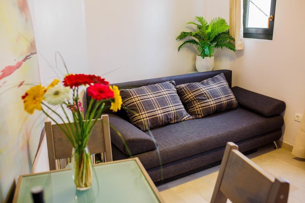 Studio Apartments Bonaca Split Bagian luar foto