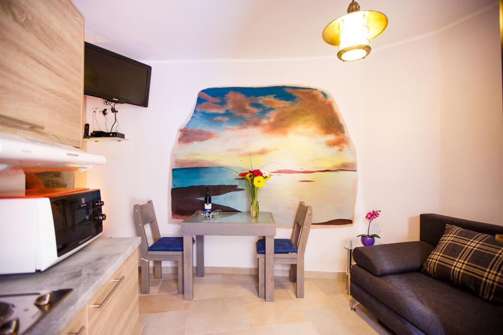Studio Apartments Bonaca Split Bagian luar foto