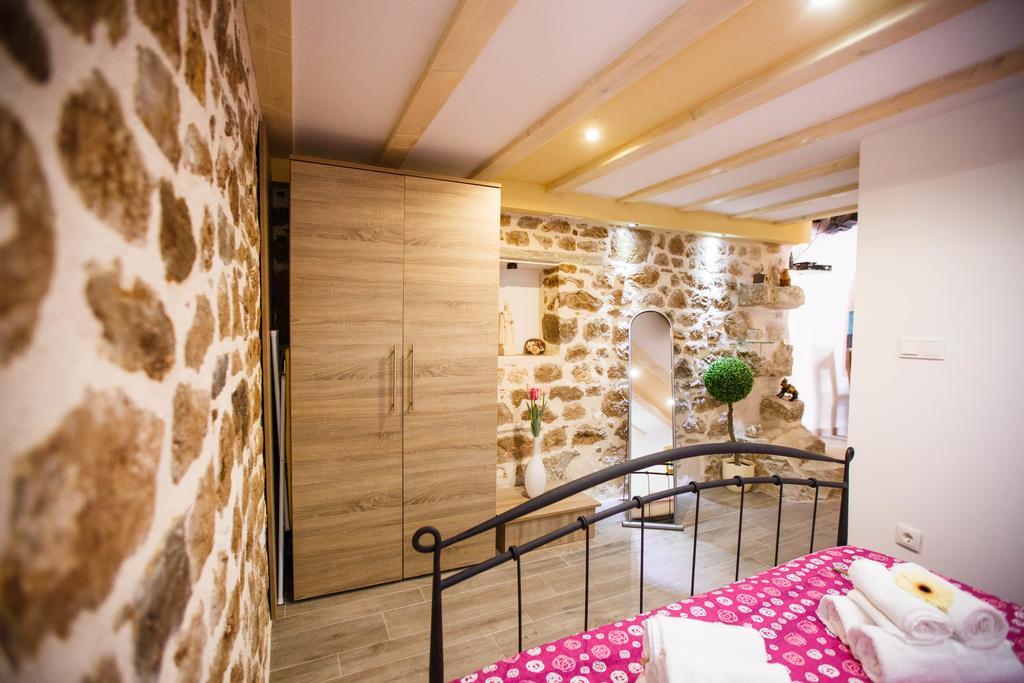 Studio Apartments Bonaca Split Bagian luar foto