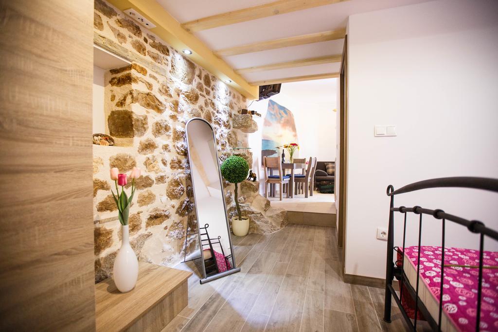 Studio Apartments Bonaca Split Bagian luar foto